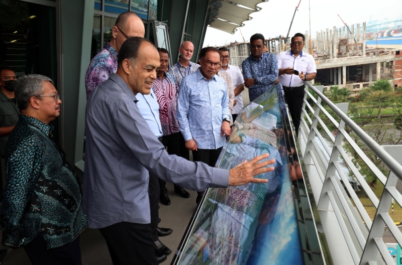 PORT-OF-TANJUNG-PELEPAS-ACHIEVES-EXTRAORDINARY-SUCCESS-AT-INTERNATIONAL-STAGE-SAYS-PM-ANWAR-1.jpeg