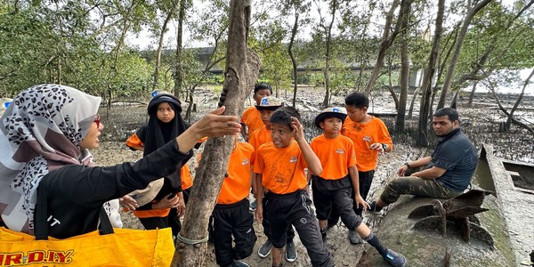 CSR-Eco-Lestari-Mangrove-Excursion-1.jpg